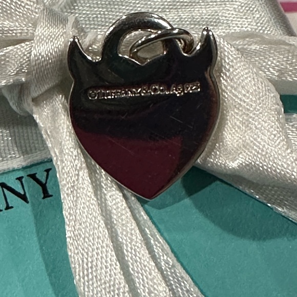 SOLD Auth Return to Tiffany & Co Devil charm w/ blue enamel horns & 16” chain - Picture 3 of 12